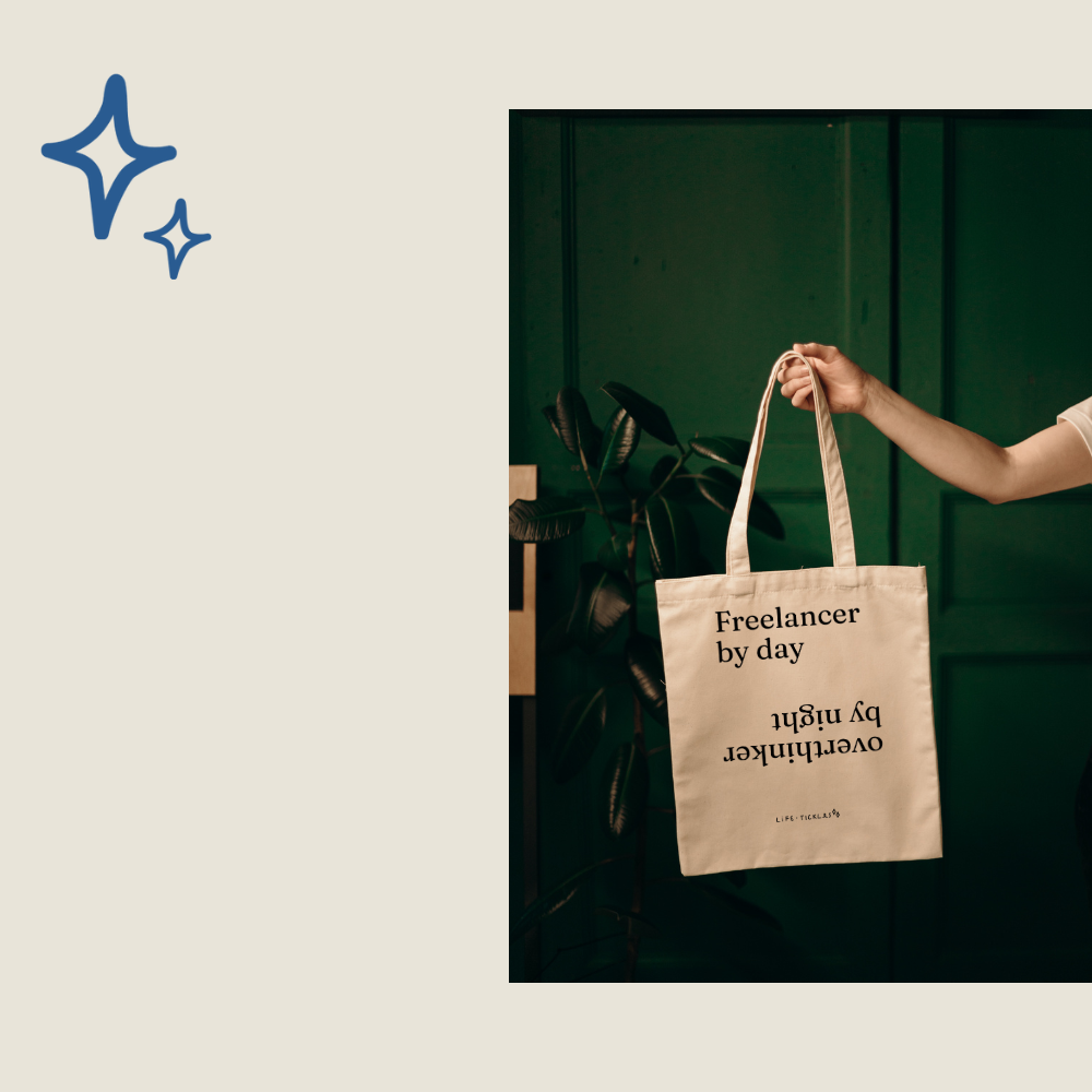 Freelancer by day, overthinker by night - Tote bag (text)